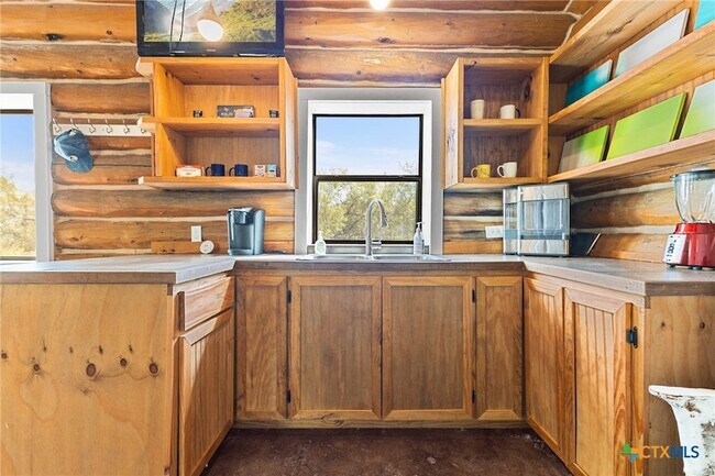 Building Photo - 218 Alexandra Ln