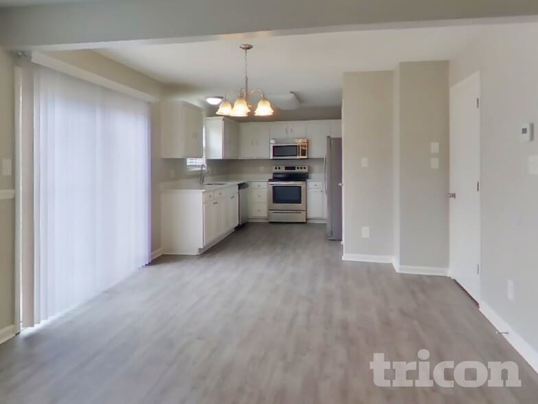 Building Photo - 5940 Briggs Dr
