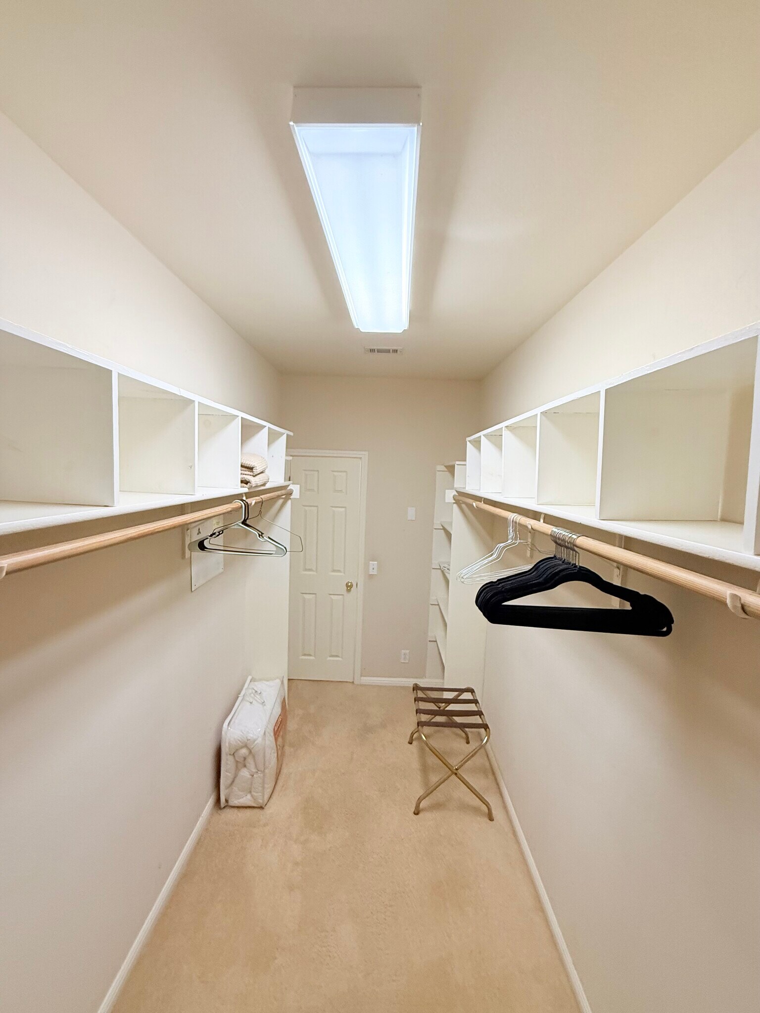 Walk-In Closest - 584 Rockhurst St