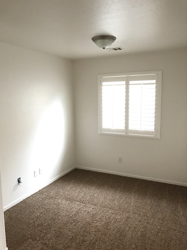 Building Photo - 343 N Amador St