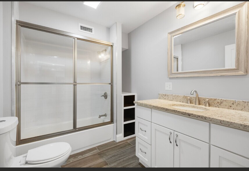 Building Photo - 222 Rock St