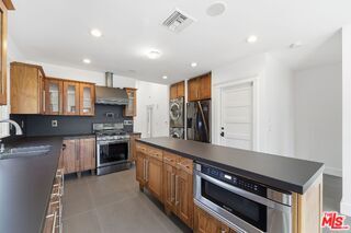 Building Photo - 2435 Glyndon Ave