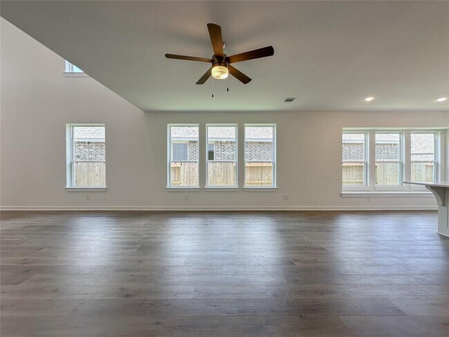 Building Photo - 541 Sand Branch Dr
