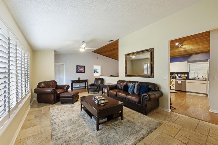 Building Photo - 756 Juniper Pl