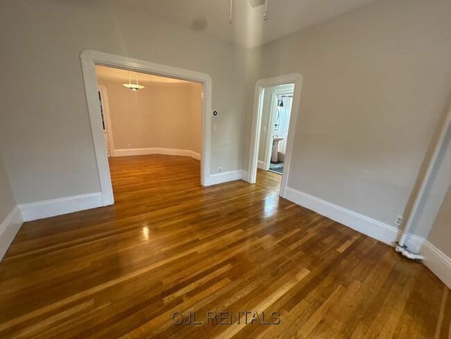 Building Photo - 145 Albion St