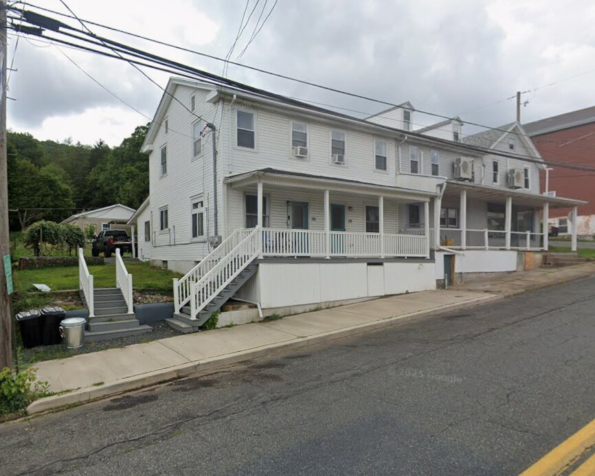 Building Photo - 192 Mahanoy St