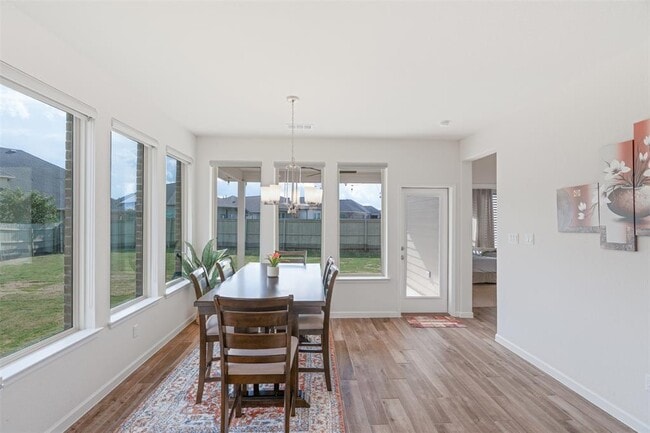 Building Photo - 521 Calmo Ct