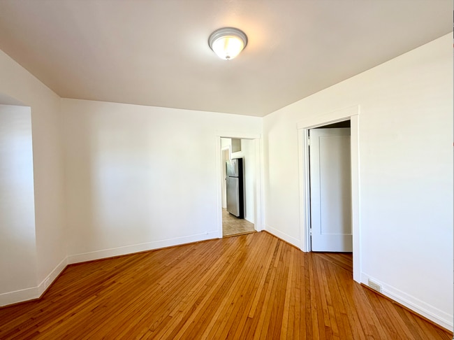 Building Photo - 1325 Laguna St