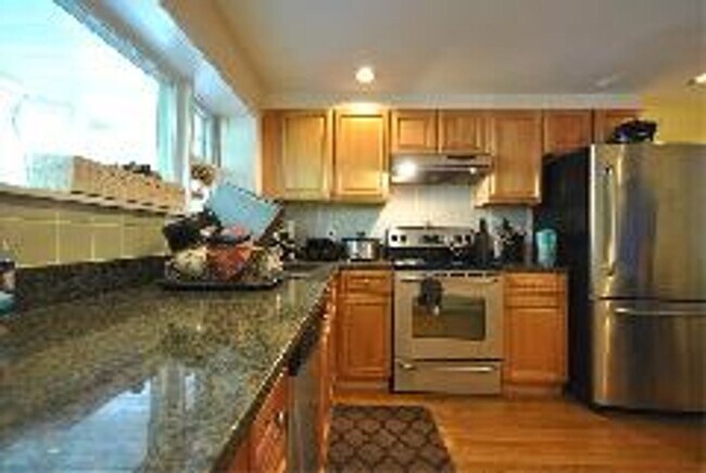 Building Photo - Renovated Brookline 3 Bed/2 Bath Duplex in Washington Square on Addington Rd.  Sept 1st, NO FEE