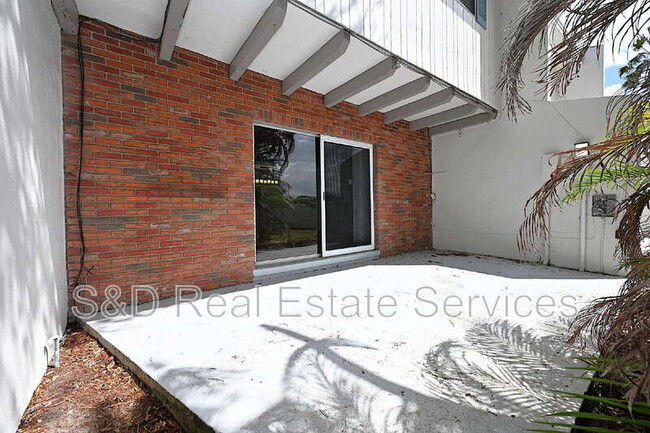 Building Photo - 2249 9th St SE