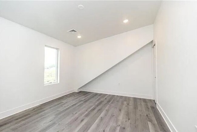 Building Photo - Brand New 4 Bedroom / 3.5 Bathroom Townhom...