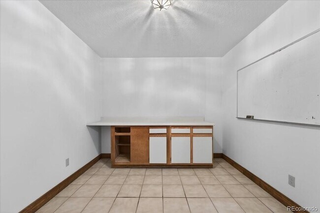 Building Photo - 10193 Meade Ct