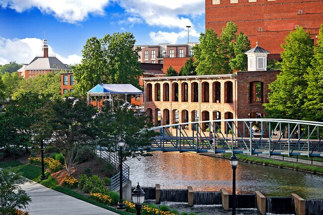 Building Photo - Poinsett Corners / Unit 110