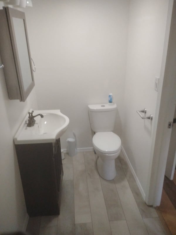 Building Photo - 115 Chatham Dr