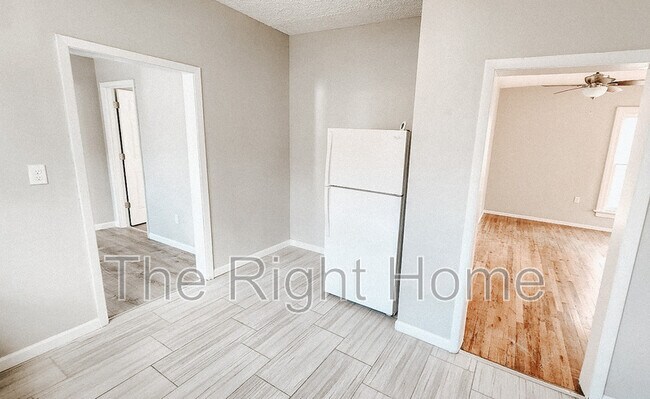 Building Photo - 840 E 6th St