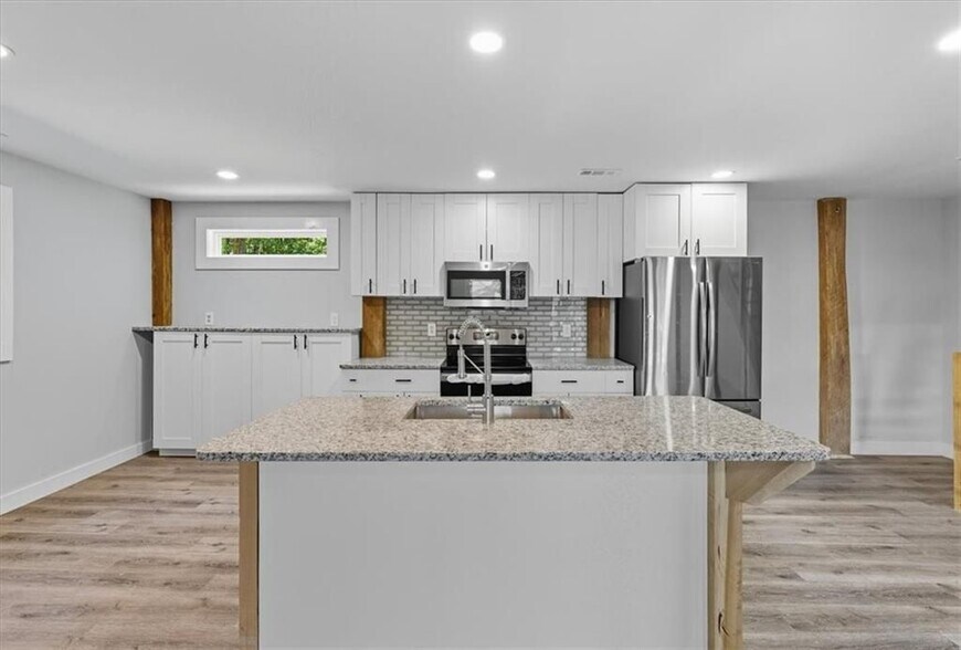 Building Photo - 96 Collins Rd