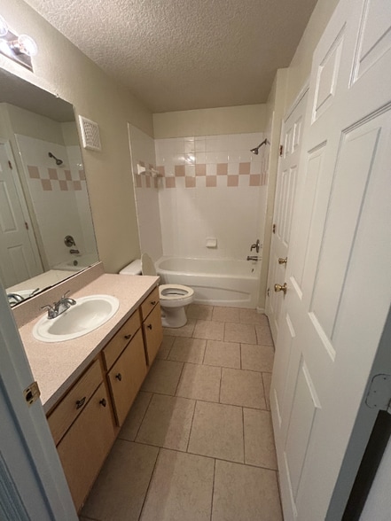 Building Photo - 6596 Swissco Dr