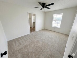 Building Photo - 605 Drexel St