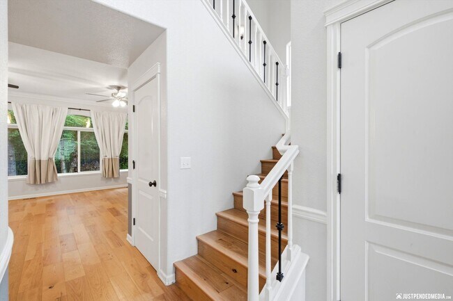 Building Photo - 13259 Rosser Dr