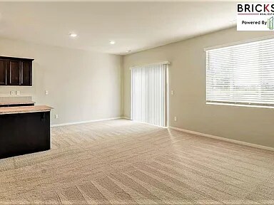 Building Photo - Puyallup's Hidden Gem: Experience the Warm...