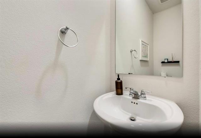 Building Photo - 5816 Pensby Dr