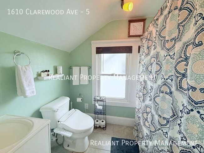 Building Photo - 1610 Clarewood Ave