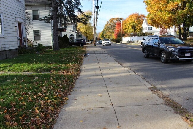 Building Photo - 24 N Main St