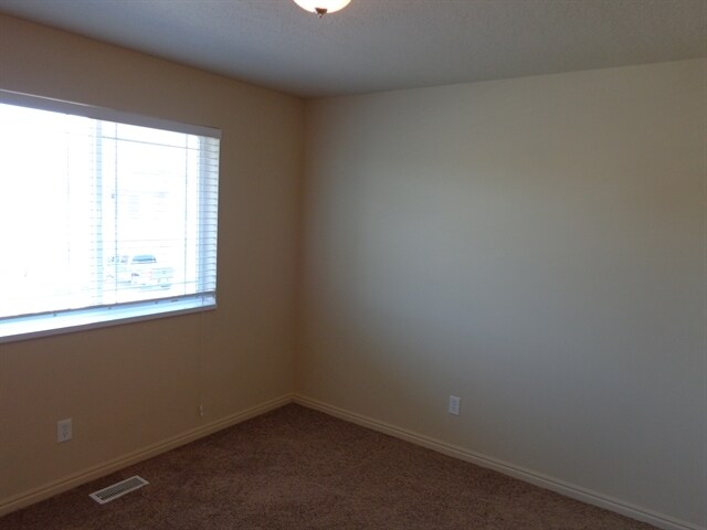 Building Photo - 1127 Kensington Dr