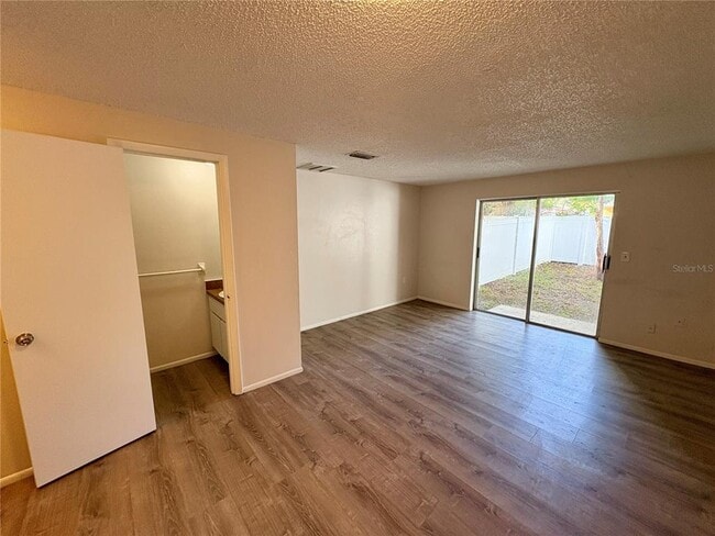 Building Photo - 312 57th Ave Dr E