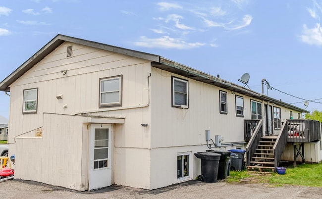 Building Photo - 2406 Hill Ave