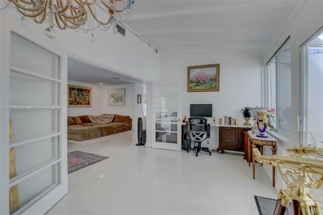 Building Photo - 2601 NE 11th Ct