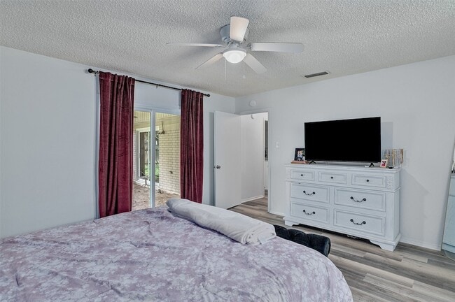 Building Photo - 130 Elmview Ln