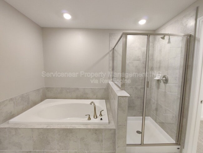 Building Photo - 23264 Willow Glen Way