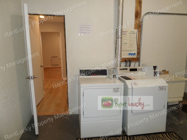 Building Photo - 2110-2116 NE 85th St