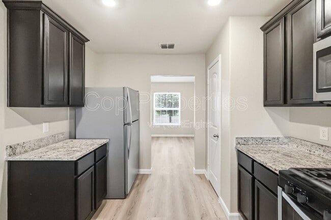 Building Photo - 15027 Harbor Lndg