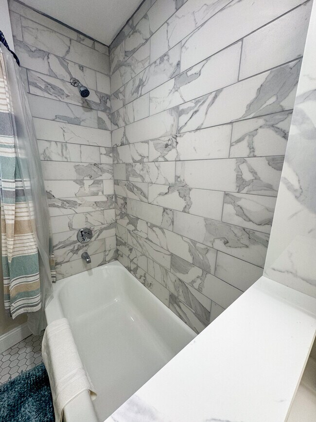 Building Photo - 191 Kent St