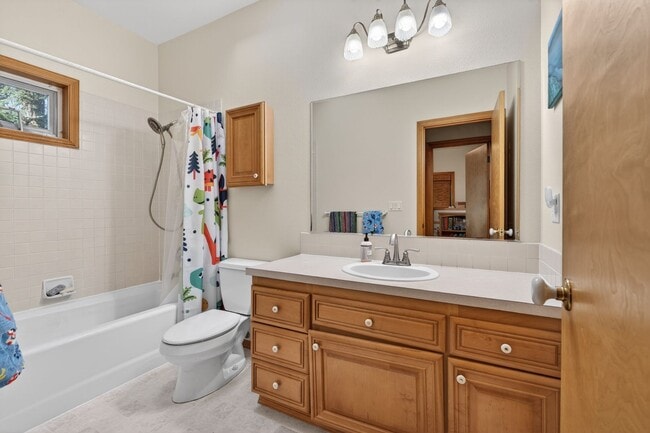 Building Photo - Coastal Elegance Near Sunrise Beach: Luxury 3BR/2.5BA Gig Harbor Home