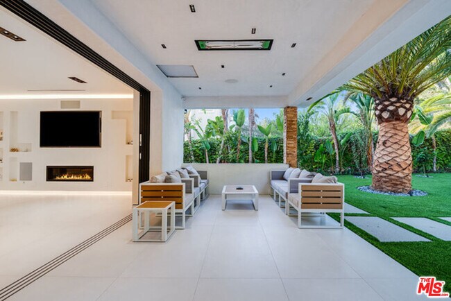 Building Photo - 25879 Chalmers Pl