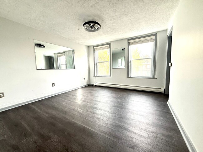 Building Photo - 24 McDonald St