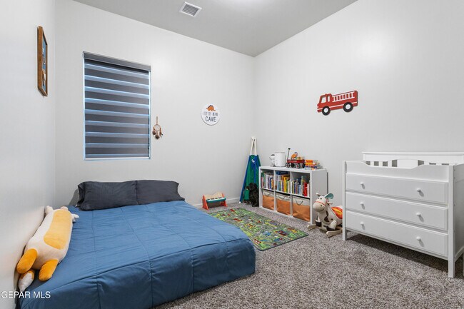 Building Photo - 870 Airship Pl
