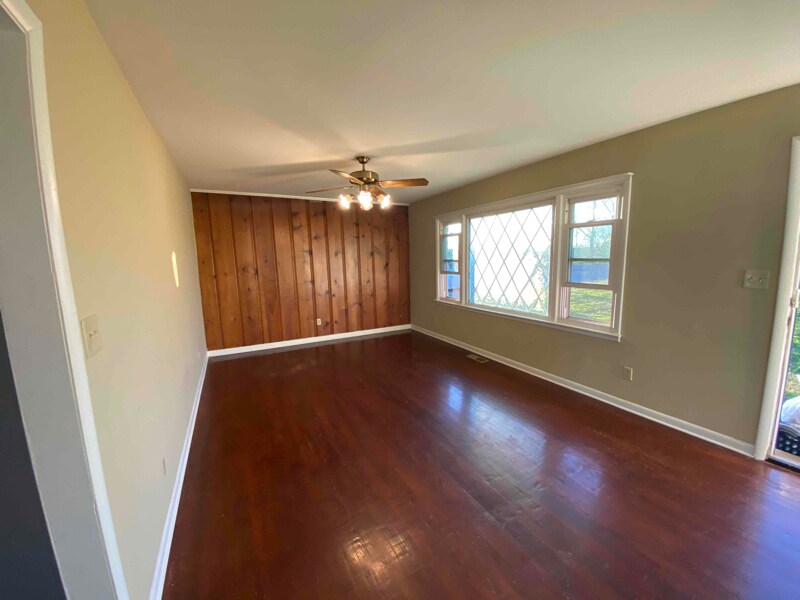 Building Photo - 104 Stewart Dr