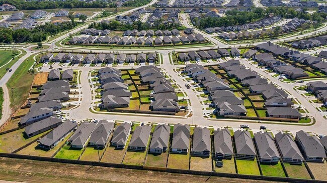 Building Photo - 1907 Meadow Trail Dr