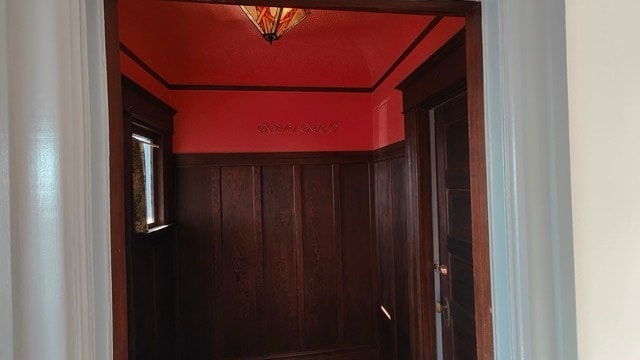 Entry - 3334 Elmwood Ave