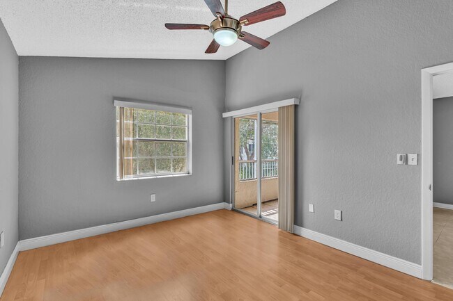 Building Photo - 2850 N Oakland Forest Dr