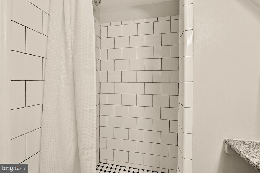 Building Photo - 3111 11th St NW