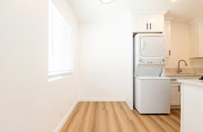 Building Photo - Rose Apartements