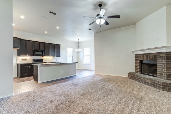 Building Photo - 13811 Uvalde Ave