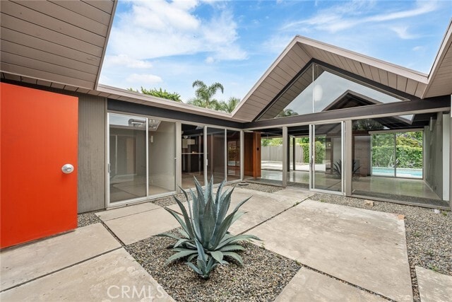 Building Photo - 5112 E Valencia Dr
