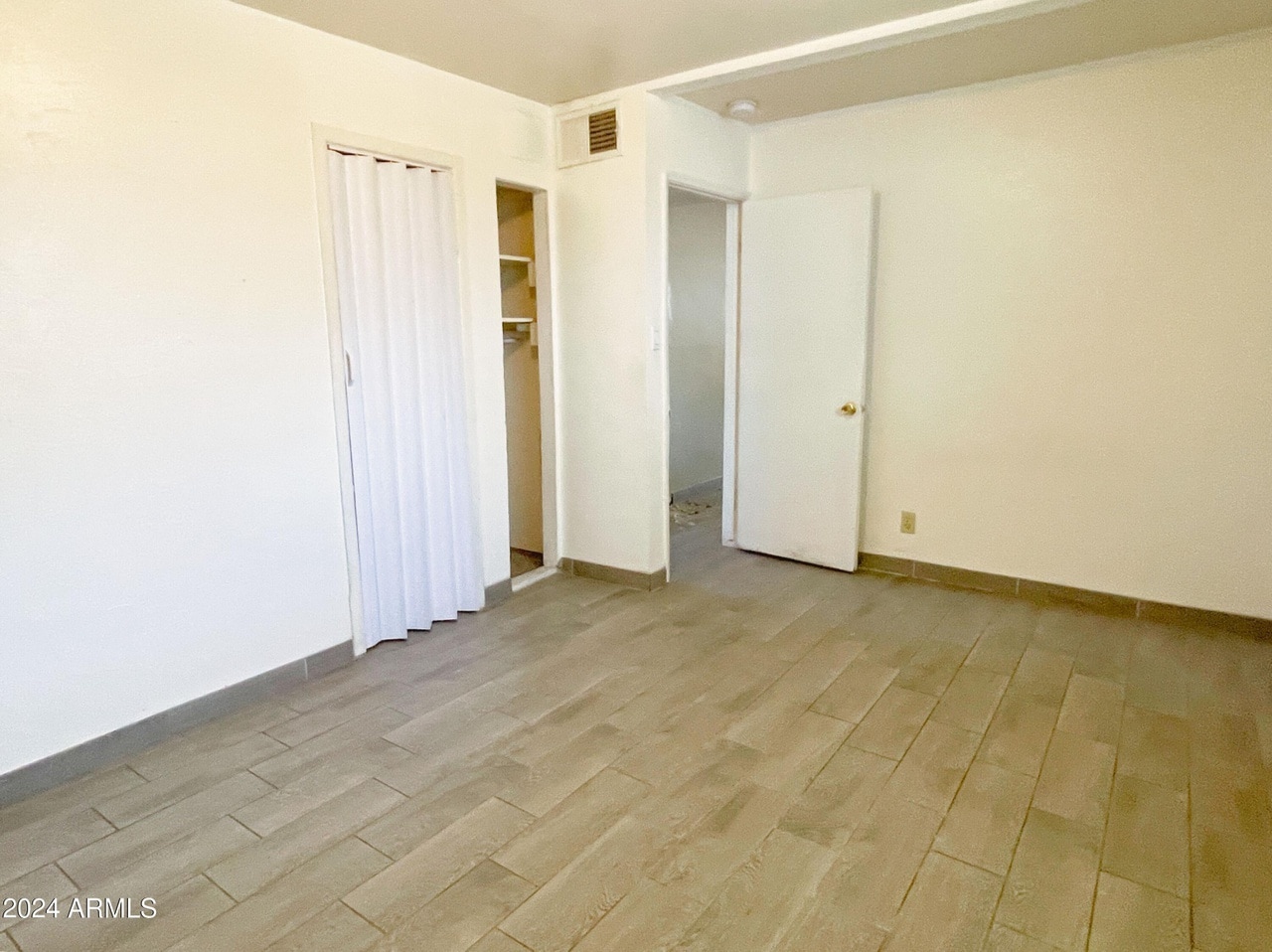 Building Photo - 2138 E Turney Ave