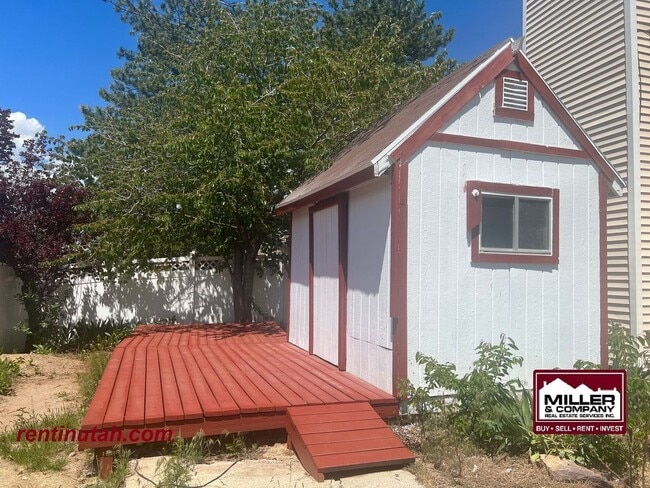 Building Photo - Beautiful newly remodeled home in Sandy Fo...